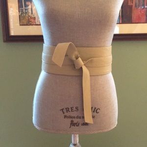 Elise M s/m leather cream belt